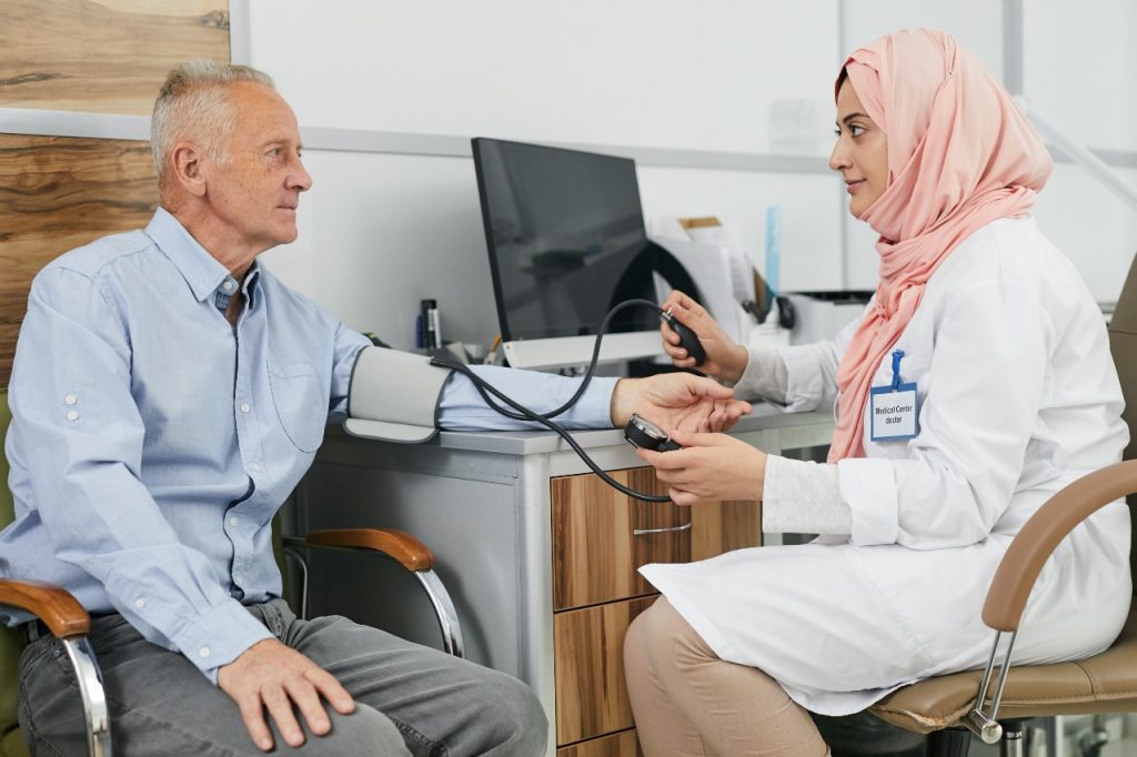 Low blood pressure vs high blood pressure - Alma Health